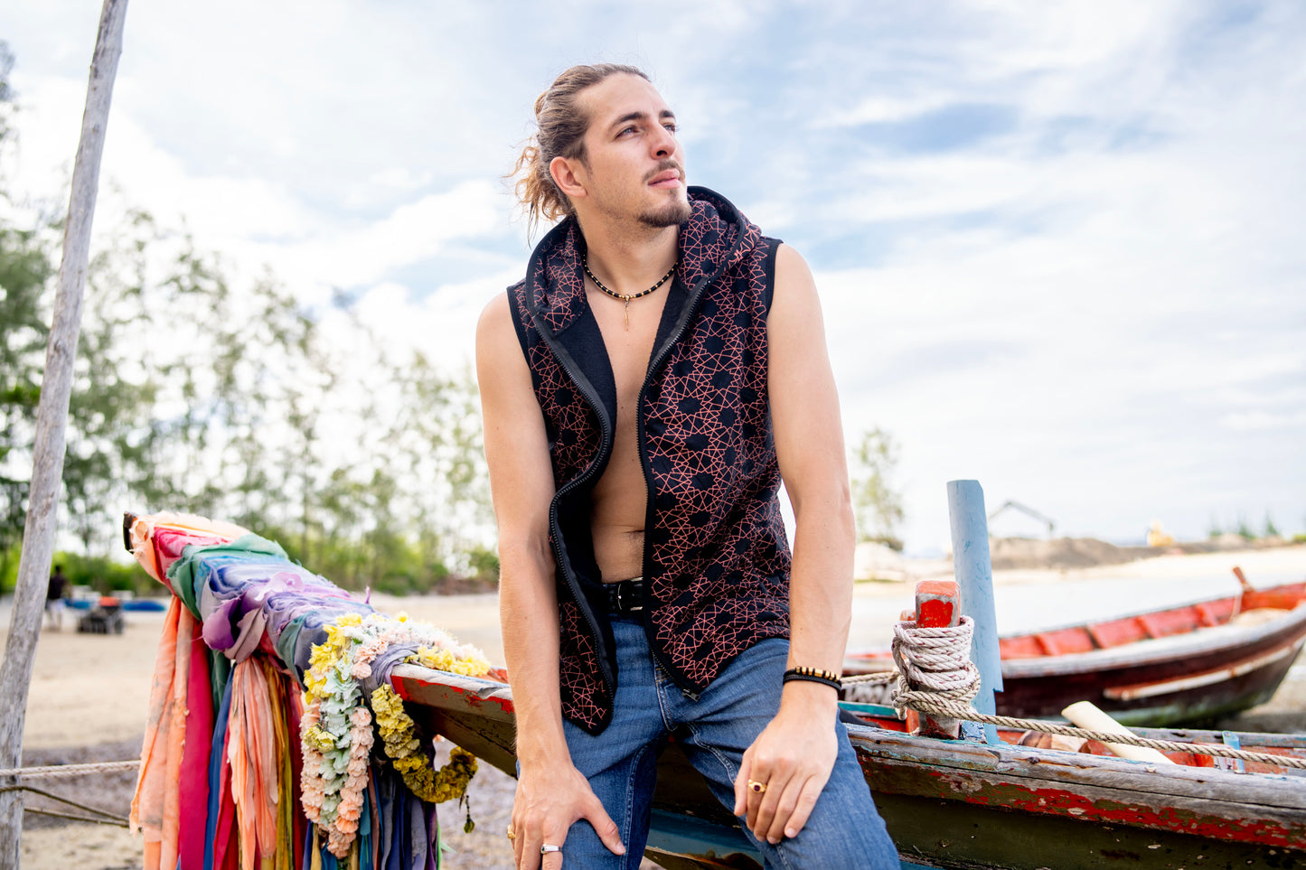 Lined men's hooded vest in black/rust red, pattern of the flower of life