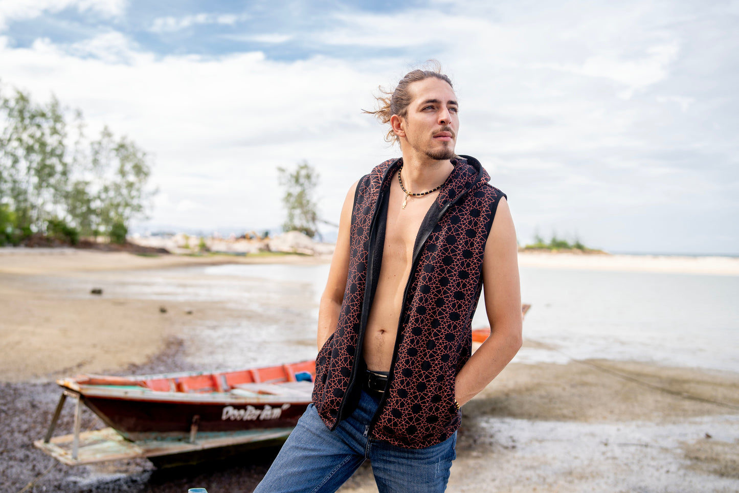 Lined men's hooded vest in black/rust red, pattern of the flower of life