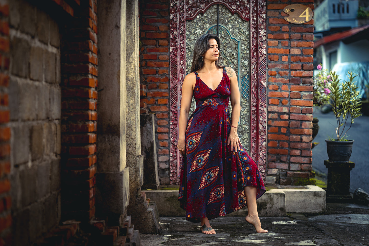 Sleeveless dress with ruffles, kaki green pattern