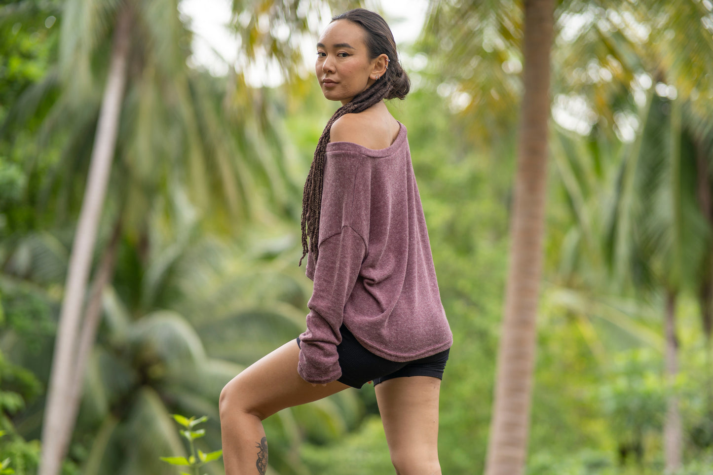 half-length loose knitted top in rosé red