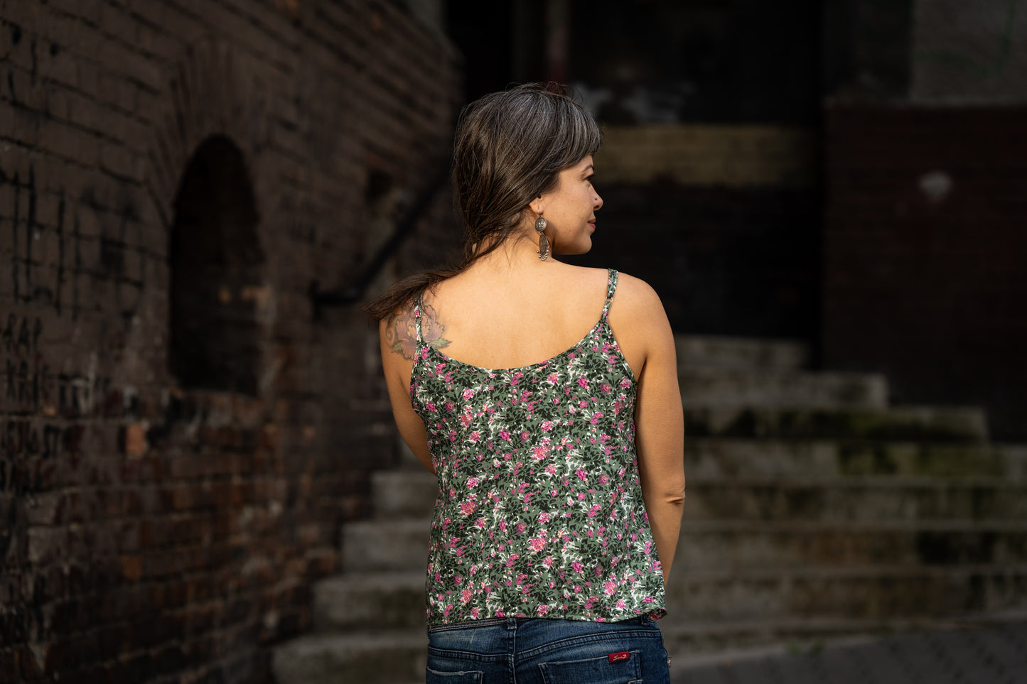 kurzes gemustertes Sommertop in rosa khaki grün