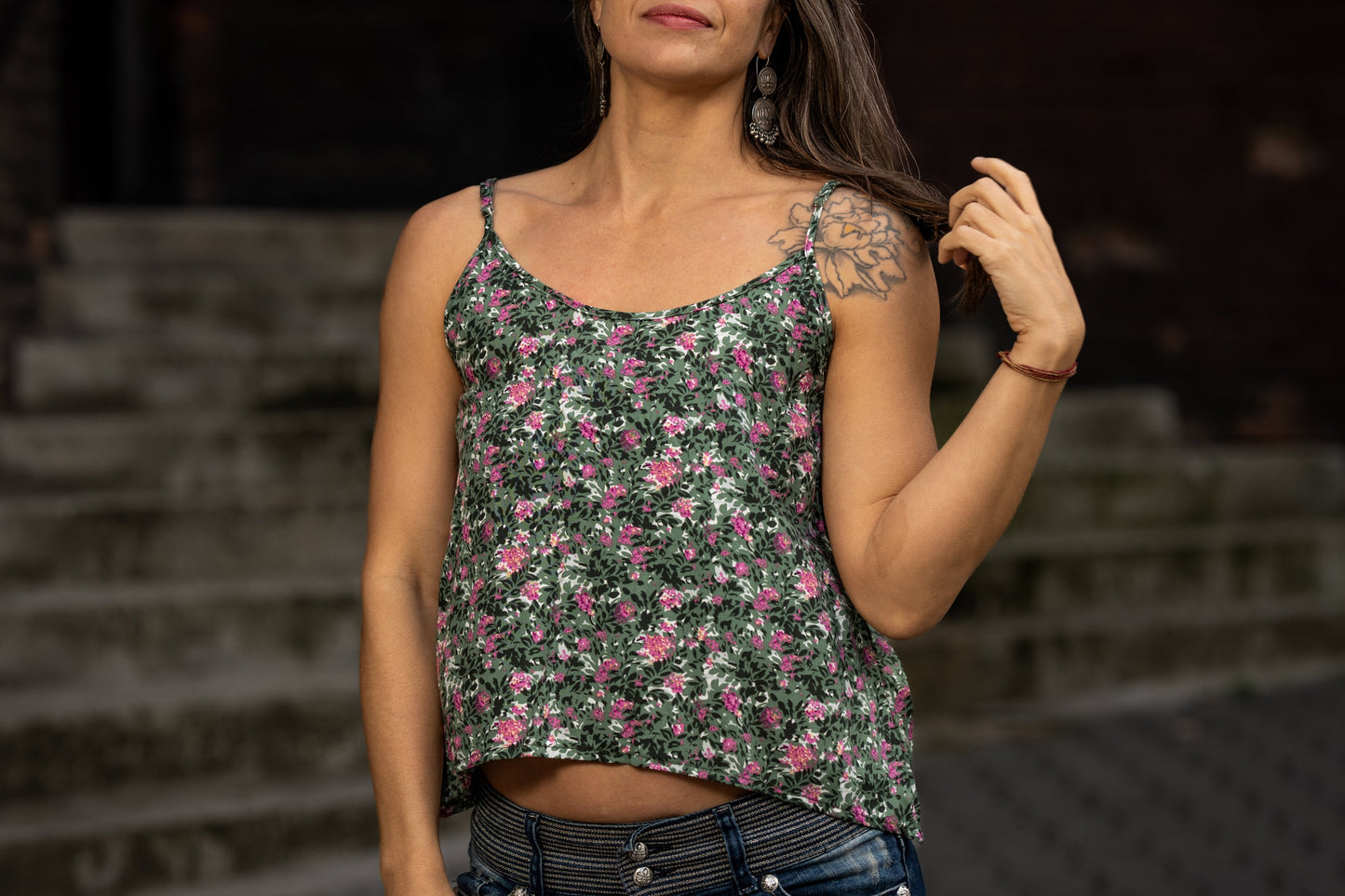 kurzes gemustertes Sommertop in rosa khaki grün