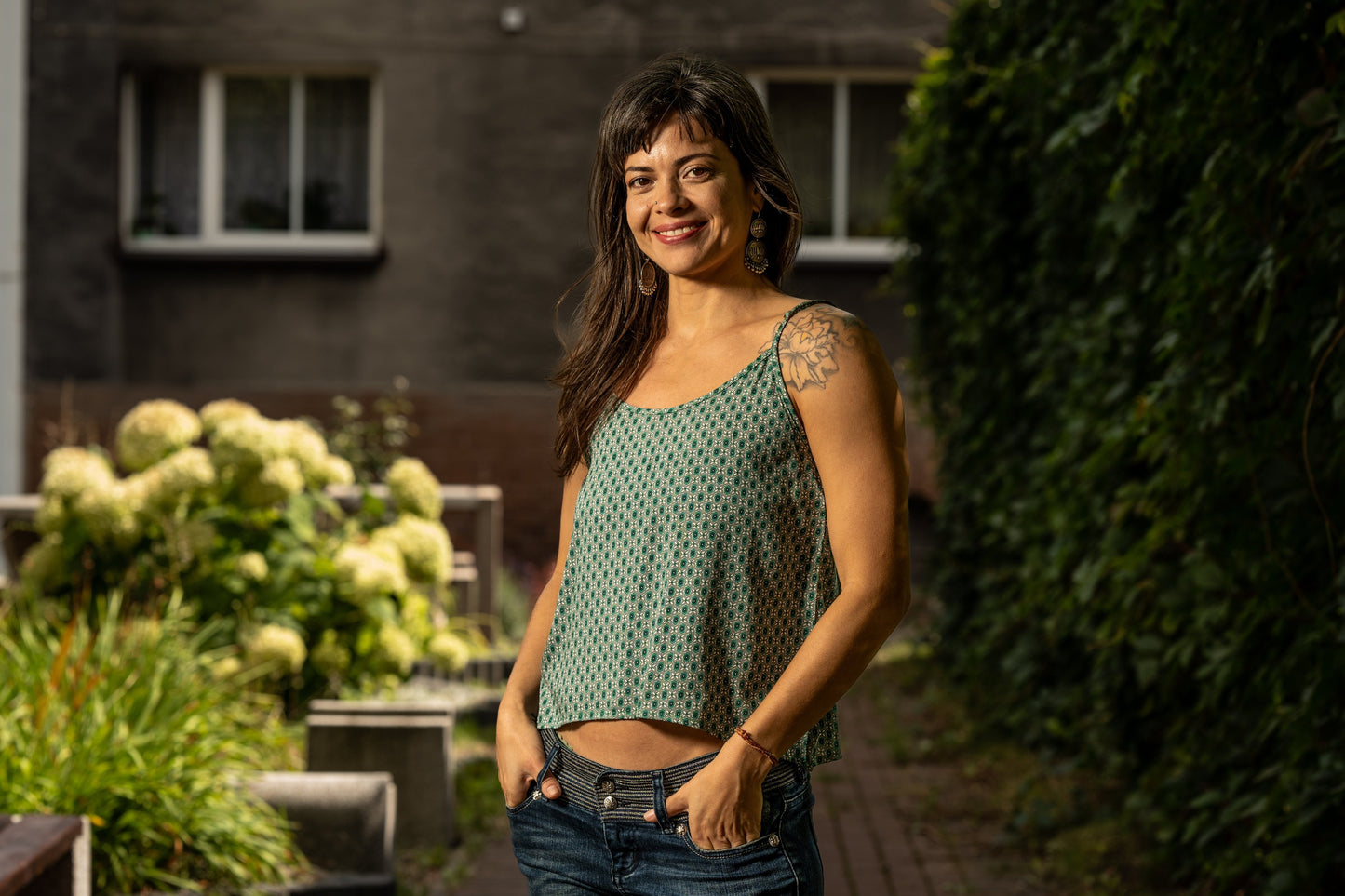 Plain top with mesh insert in gray