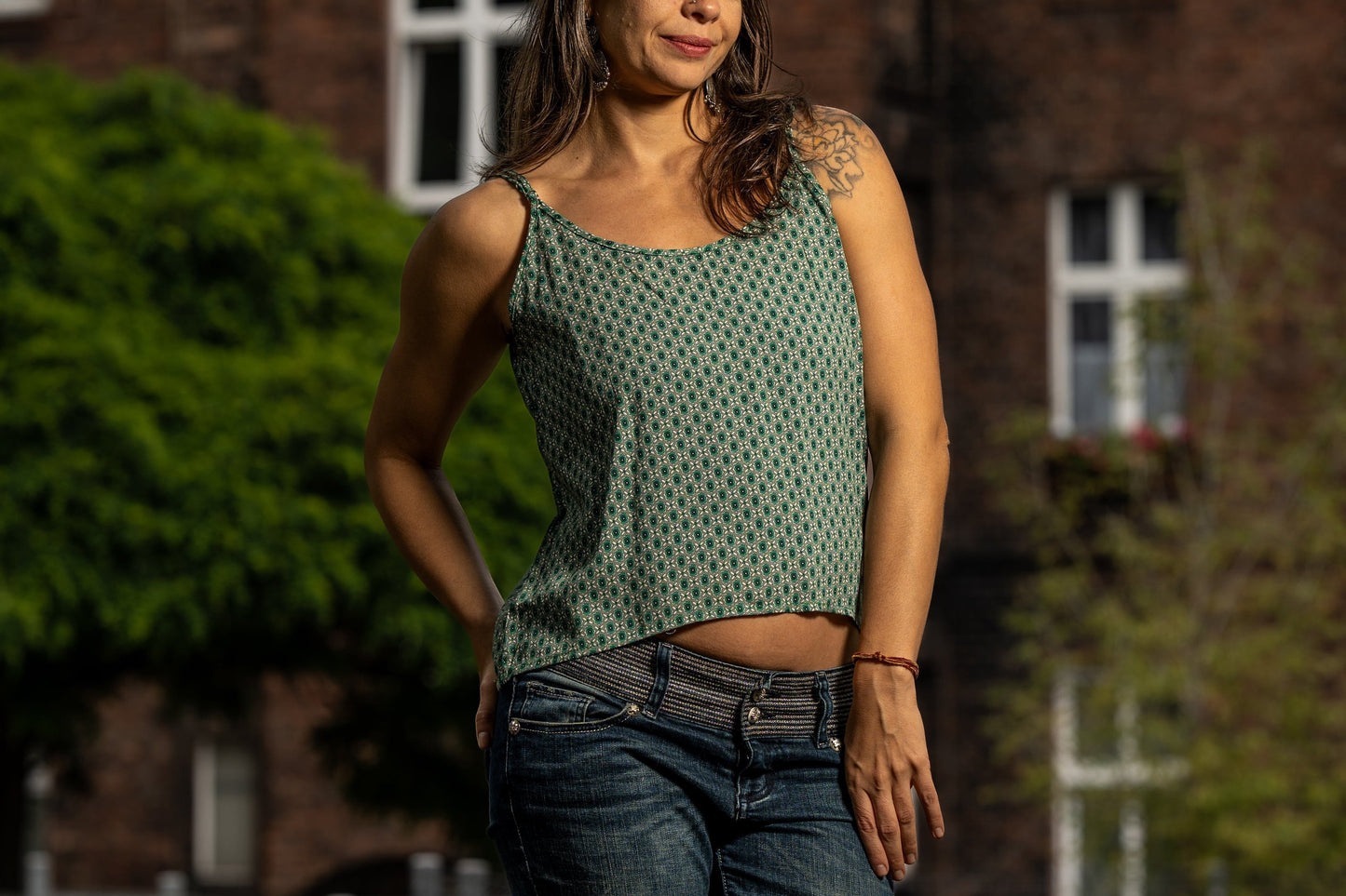 Plain top with mesh insert in gray