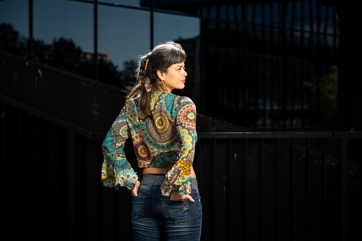 kurzer Kimono zum Binden mit Trompetenärmeln in gelb/bunt, Bluse, Sommerbluse, Überwurf