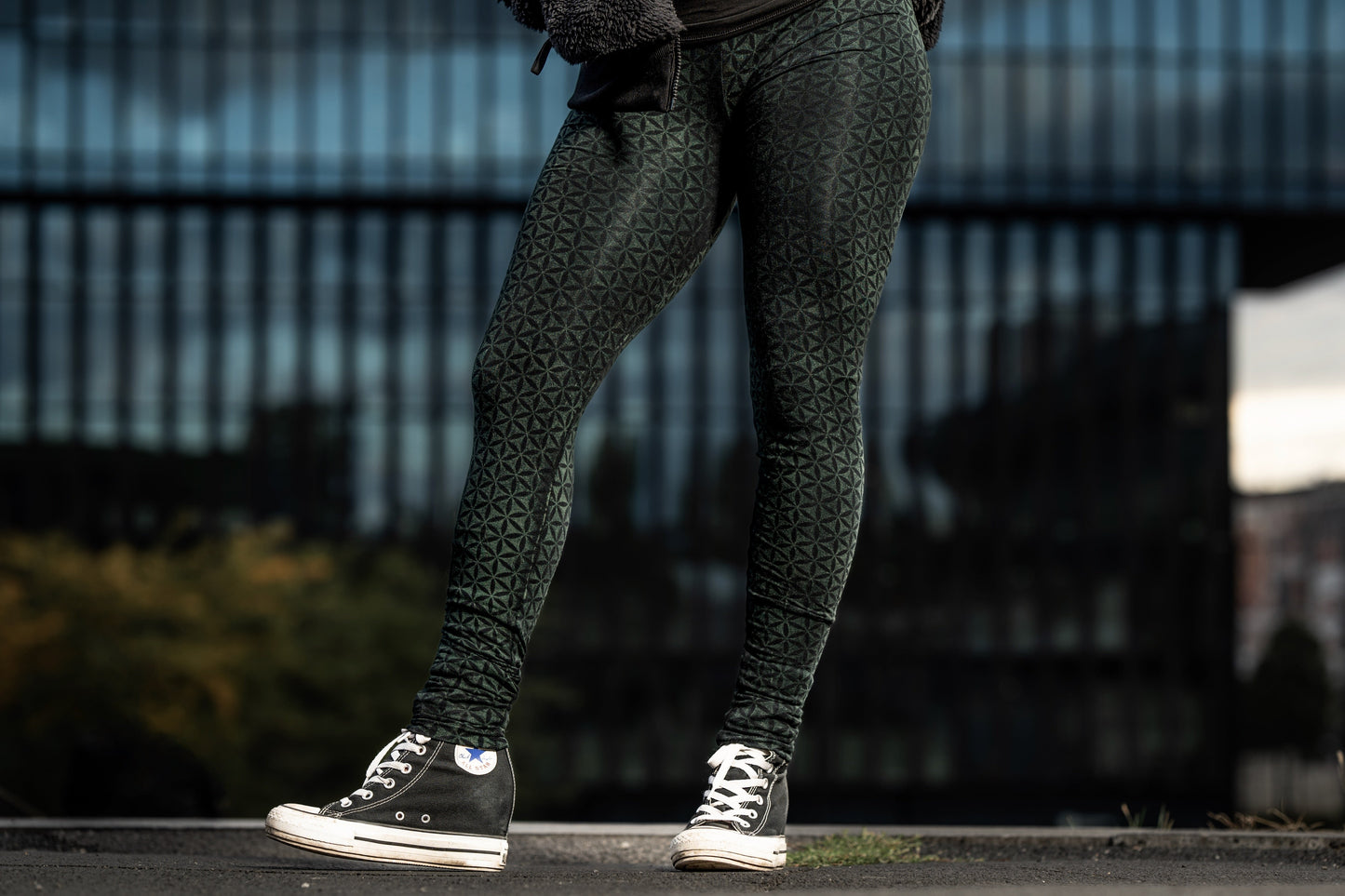 Block print leggings with floral pattern in black