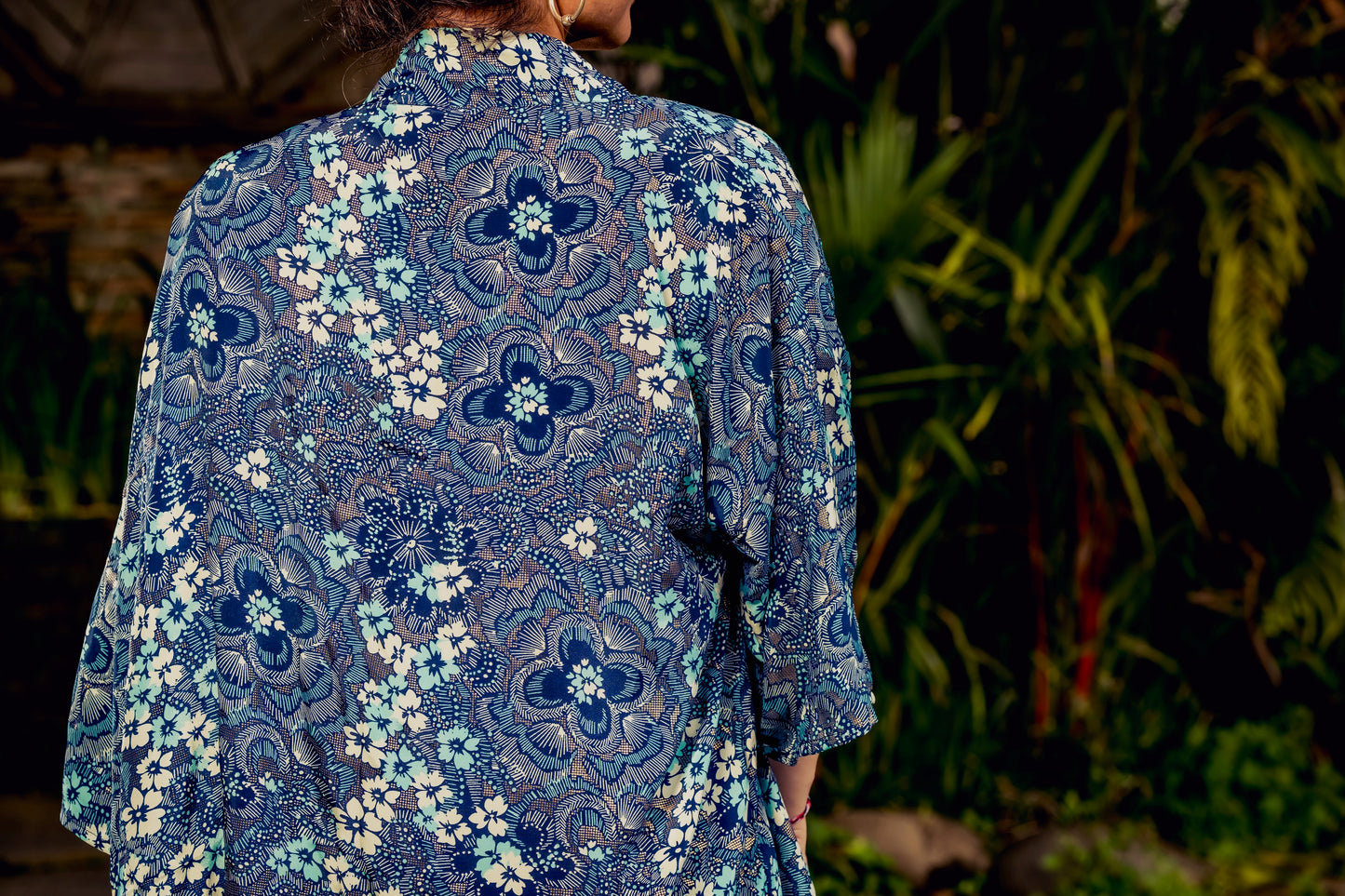 blau floral gemusterter Kimono, Bluse, Überwurf, leichte Jacke