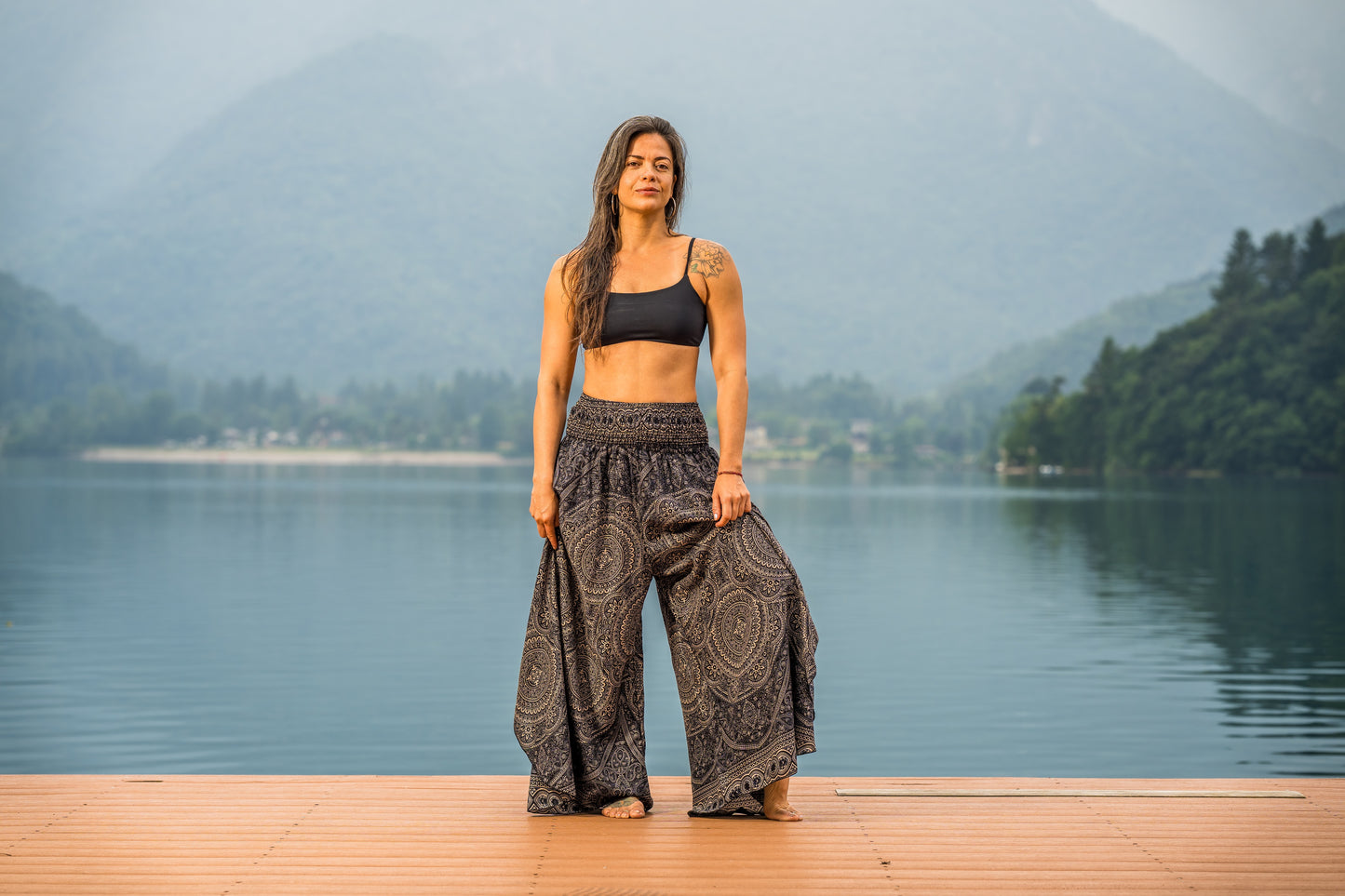 Airy harem pants with a floral pattern in brown with pockets