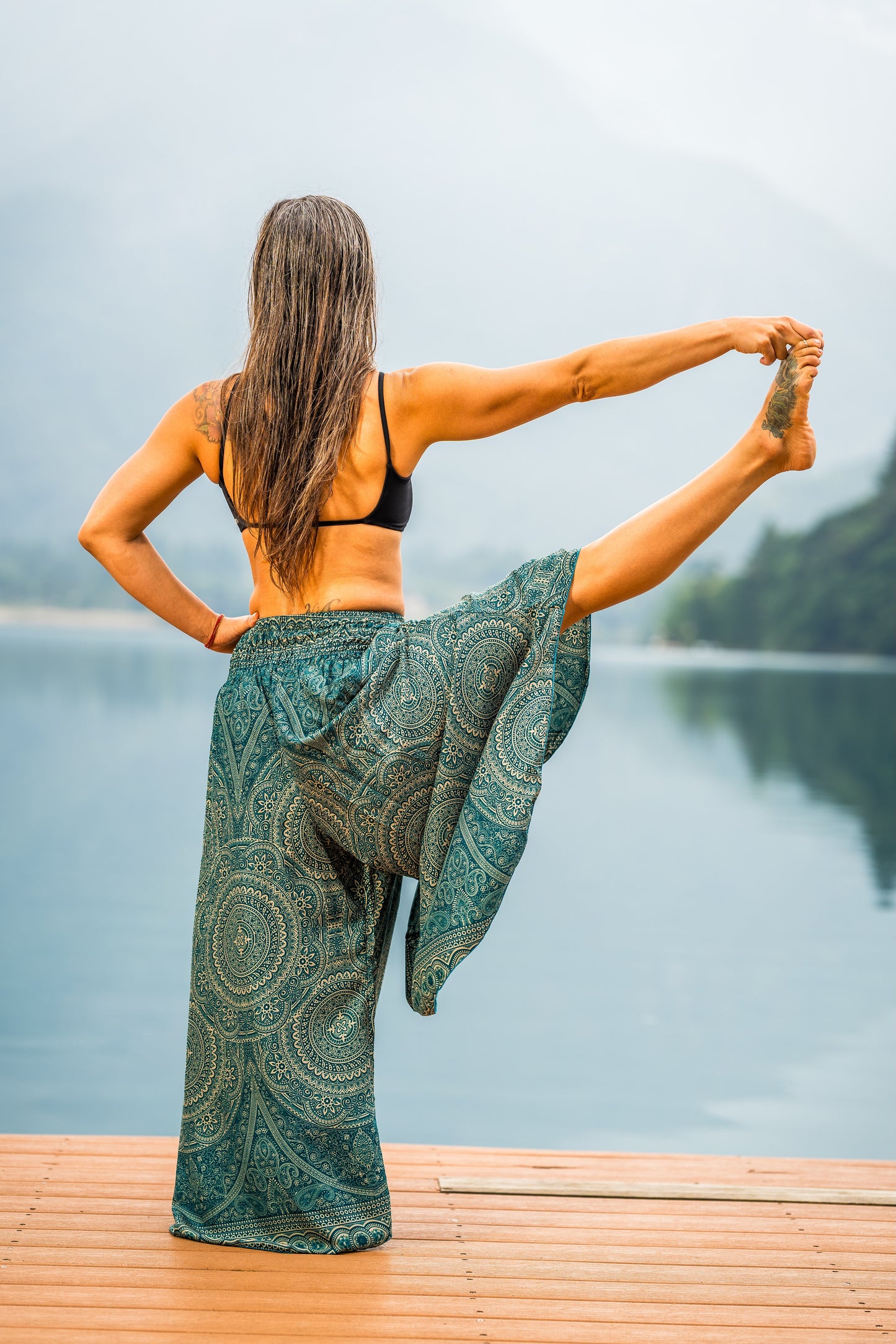 Airy harem pants with a floral pattern in brown with pockets
