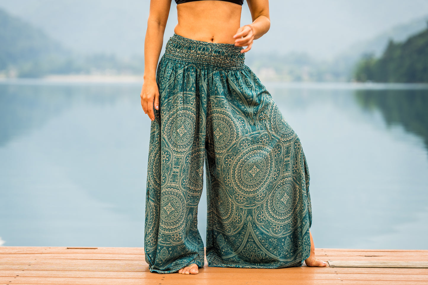 Airy harem pants with a floral pattern in brown with pockets