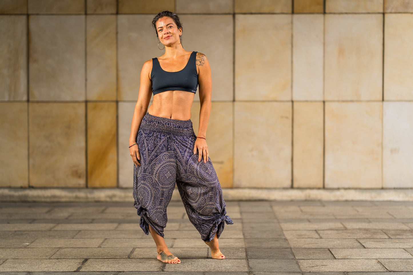 Airy harem pants with a floral pattern in brown with pockets