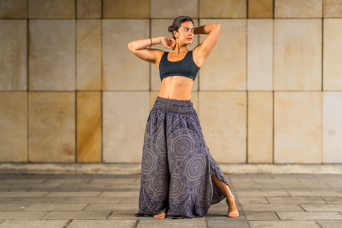 Airy harem pants with a floral pattern in brown with pockets