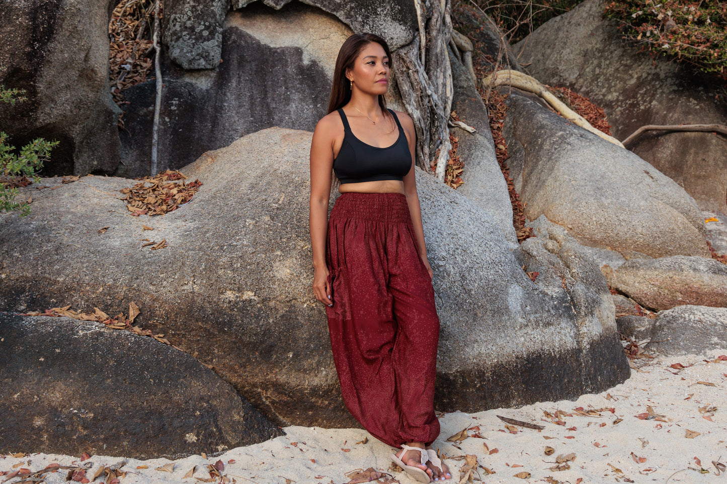 Airy harem pants with a floral pattern in red