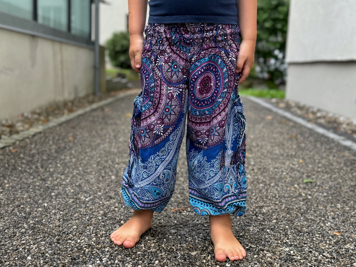 blau rosa gemusterte Pluderhose für Kinder