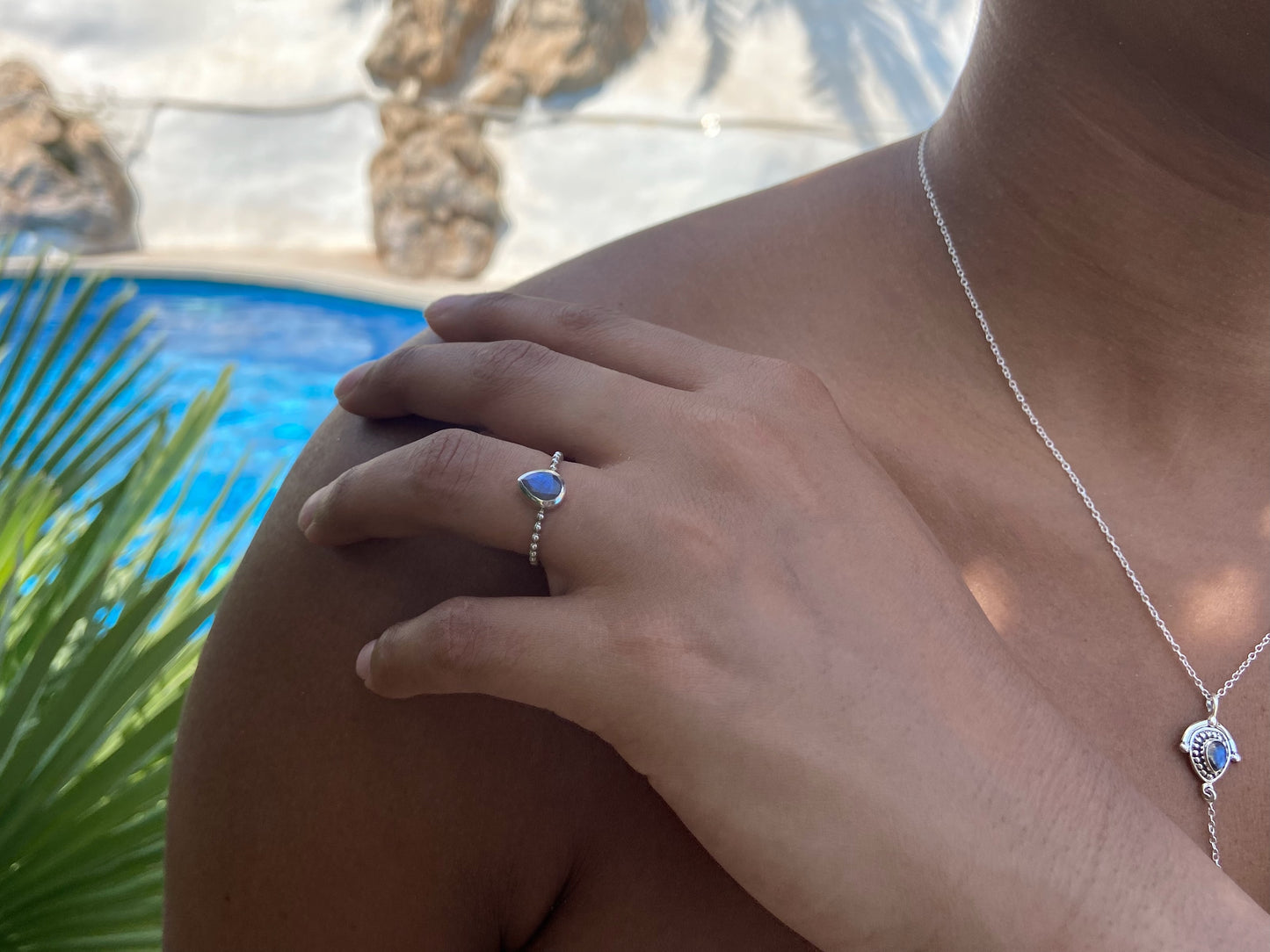 Ball ring made of 925 silver with a teardrop-shaped stone