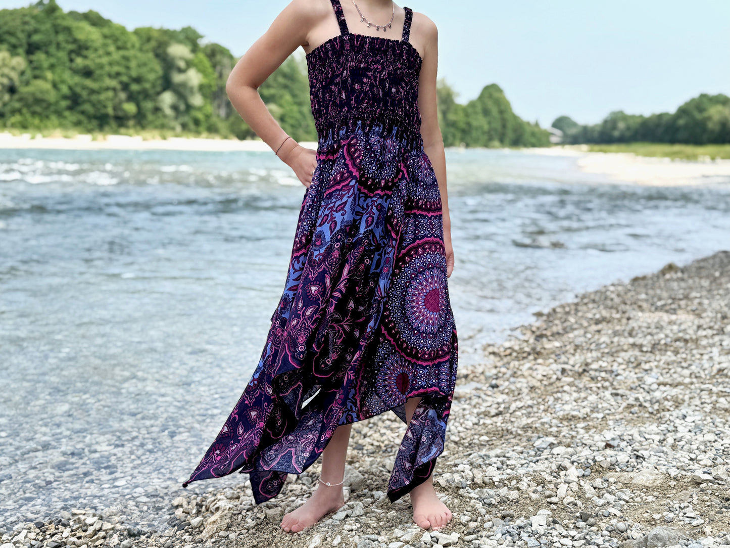 luftiges Elfenkleid für Kinder, rosa lila gemustertes Sommerkleid im Boho Look für Mädchen, Fransenkleid