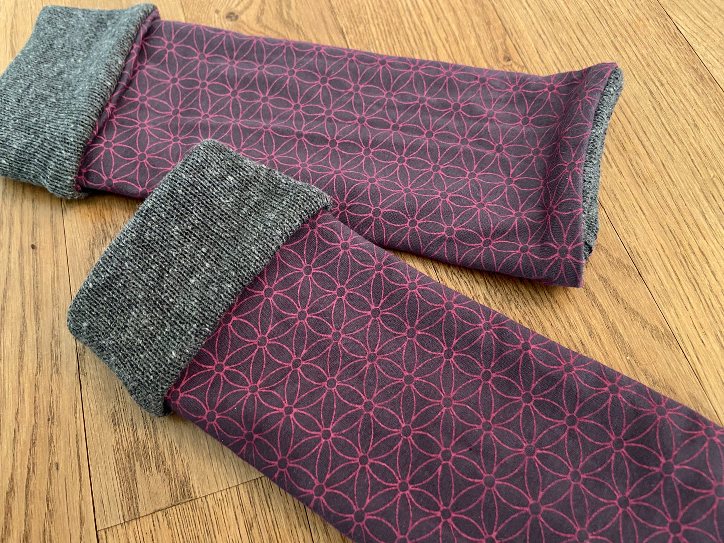 Beinstulpen zum Wenden für Kinder in grau rosa