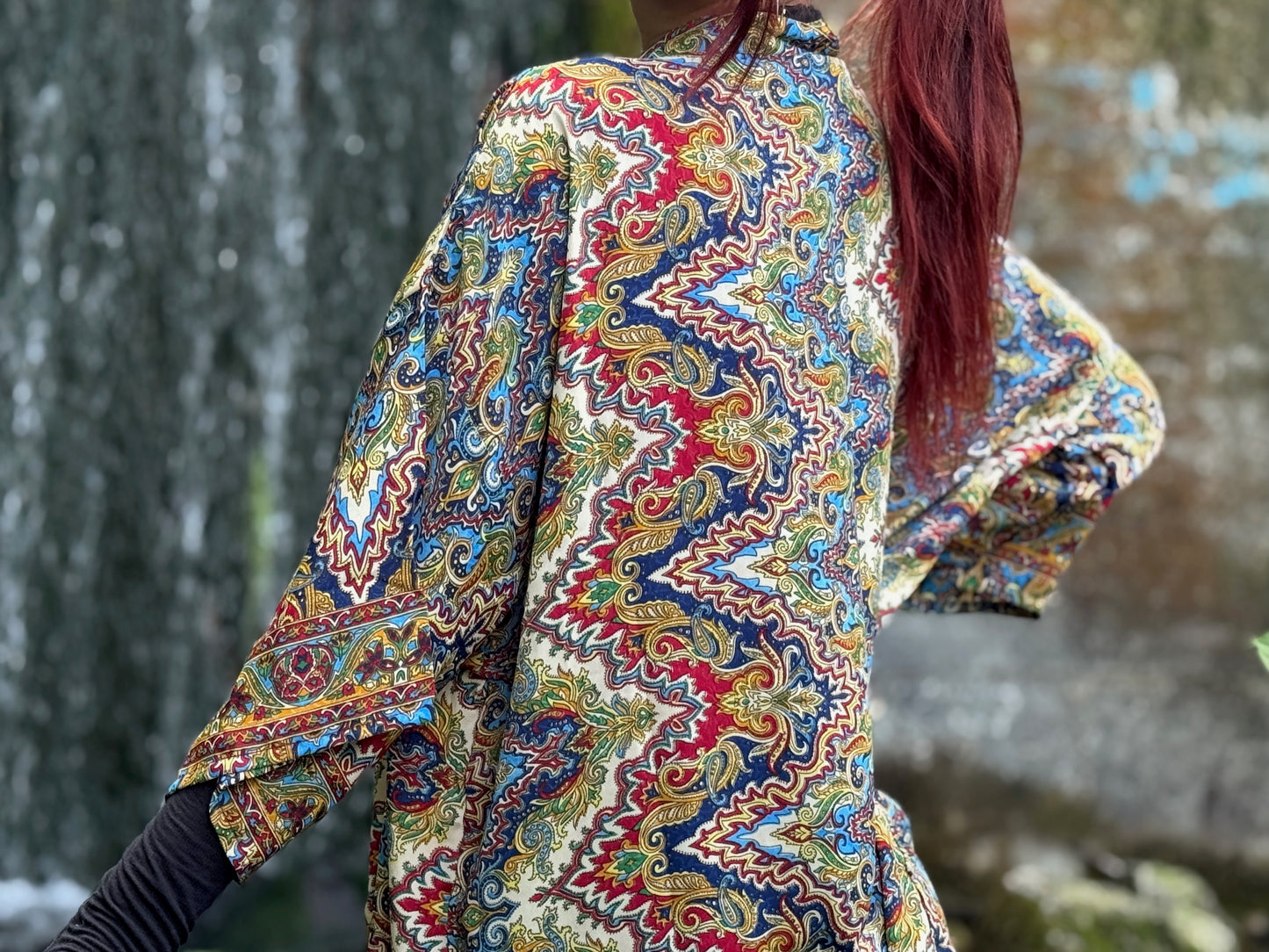 Leichter Boho Kimono mit buntem Paisley-Muster – luftige Kimono-Jacke für Damen rot/ blau/ gelb/ grün