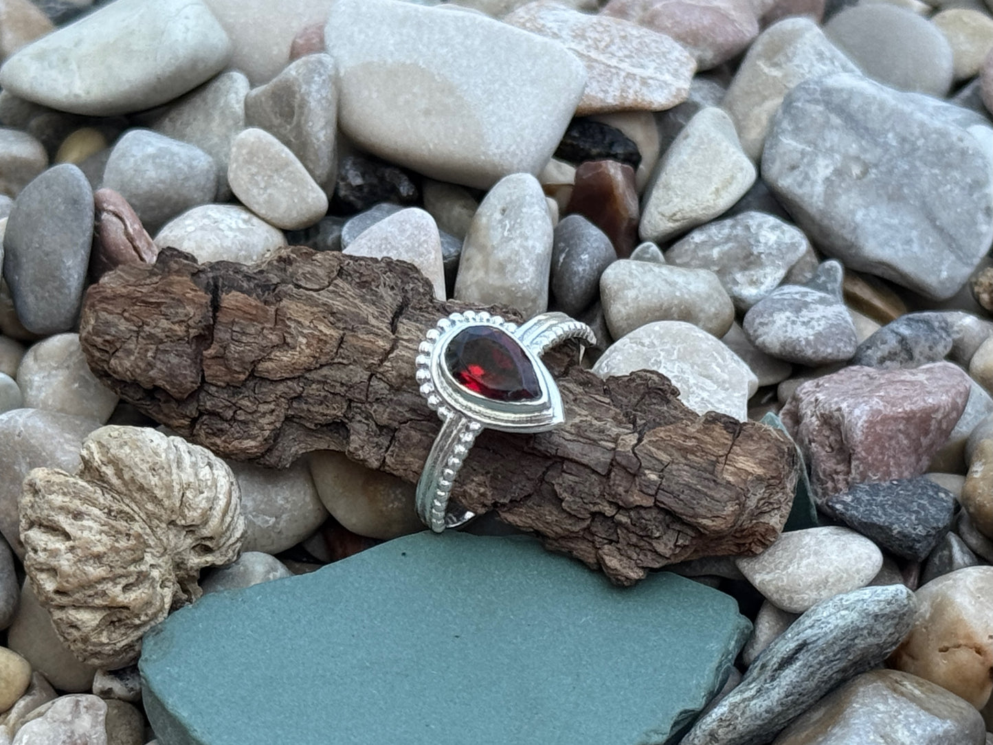 solid ring with spiral and filigree pattern made of 925 silver