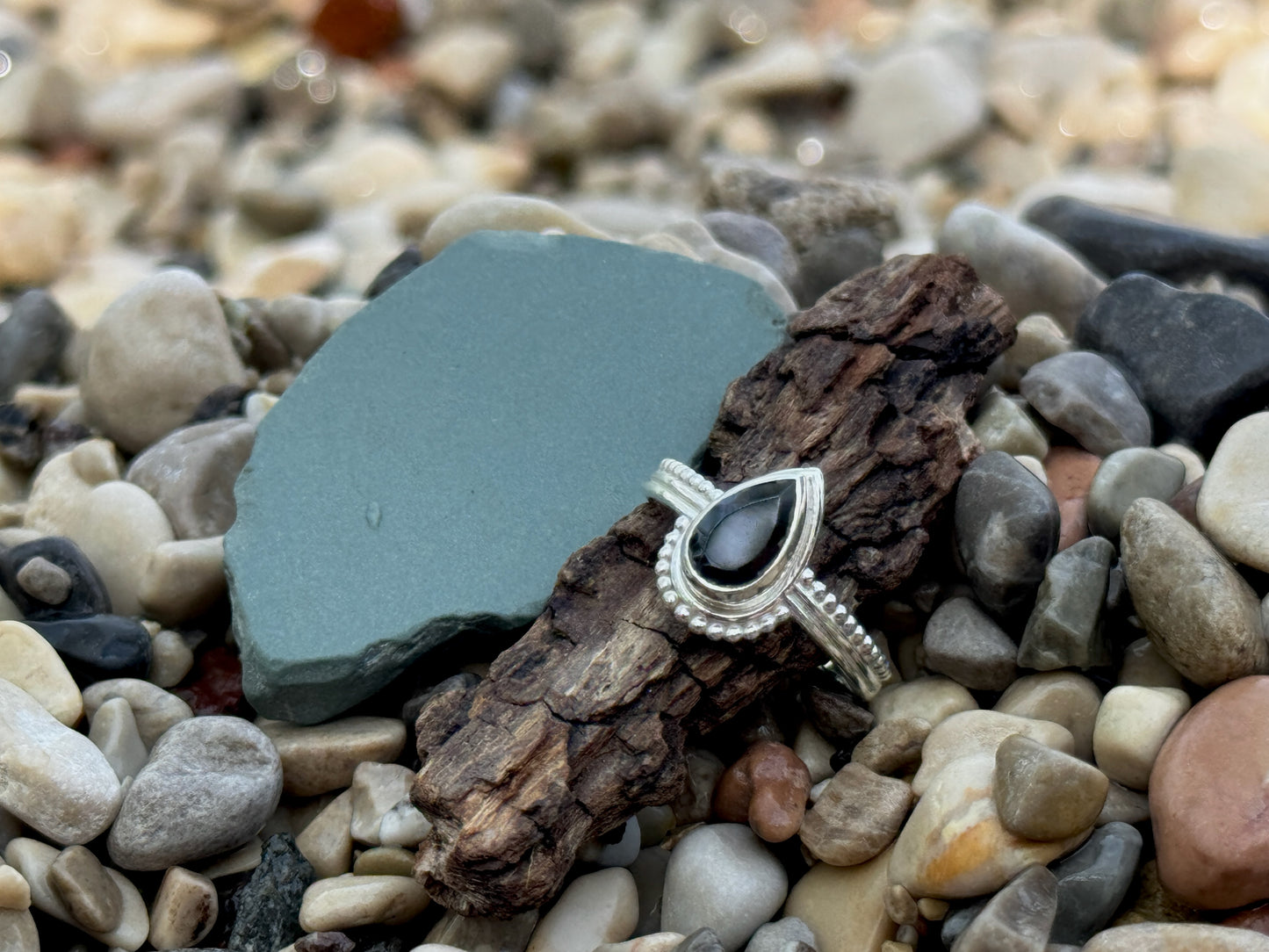 solid ring with spiral and filigree pattern made of 925 silver