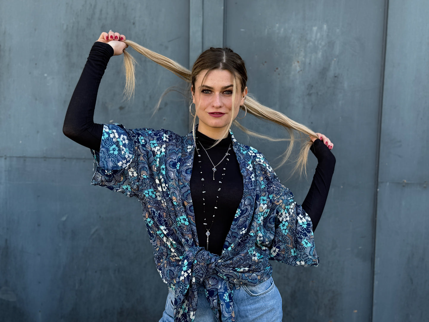 blau floral gemusterter Kimono, Bluse, Überwurf, leichte Jacke