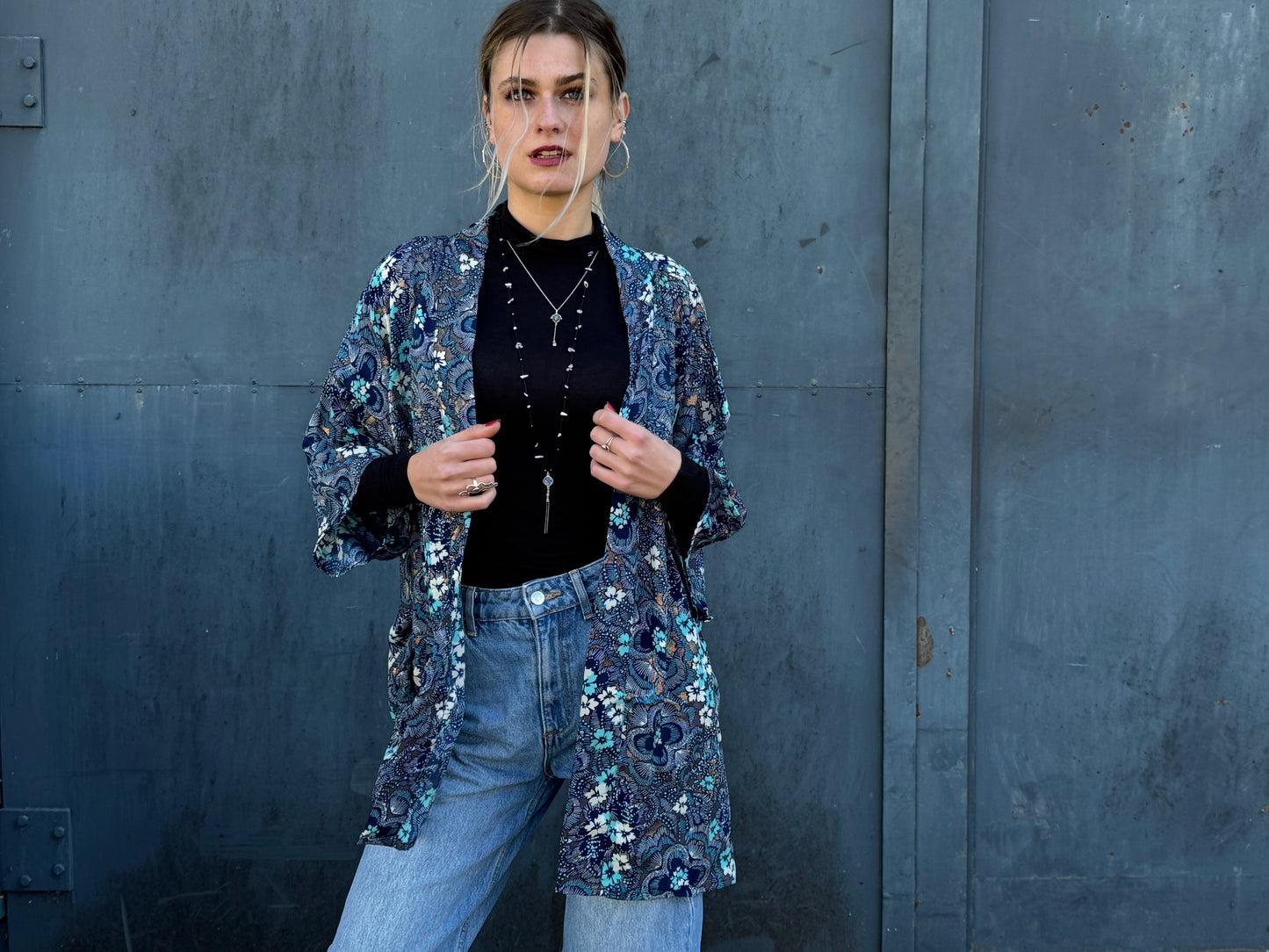 blau floral gemusterter Kimono, Bluse, Überwurf, leichte Jacke