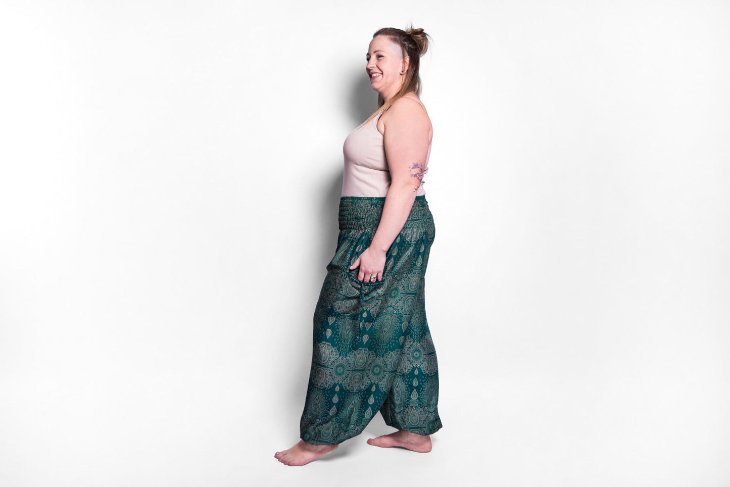 PLUS SIZE harem pants with a delicate pattern in turquoise
