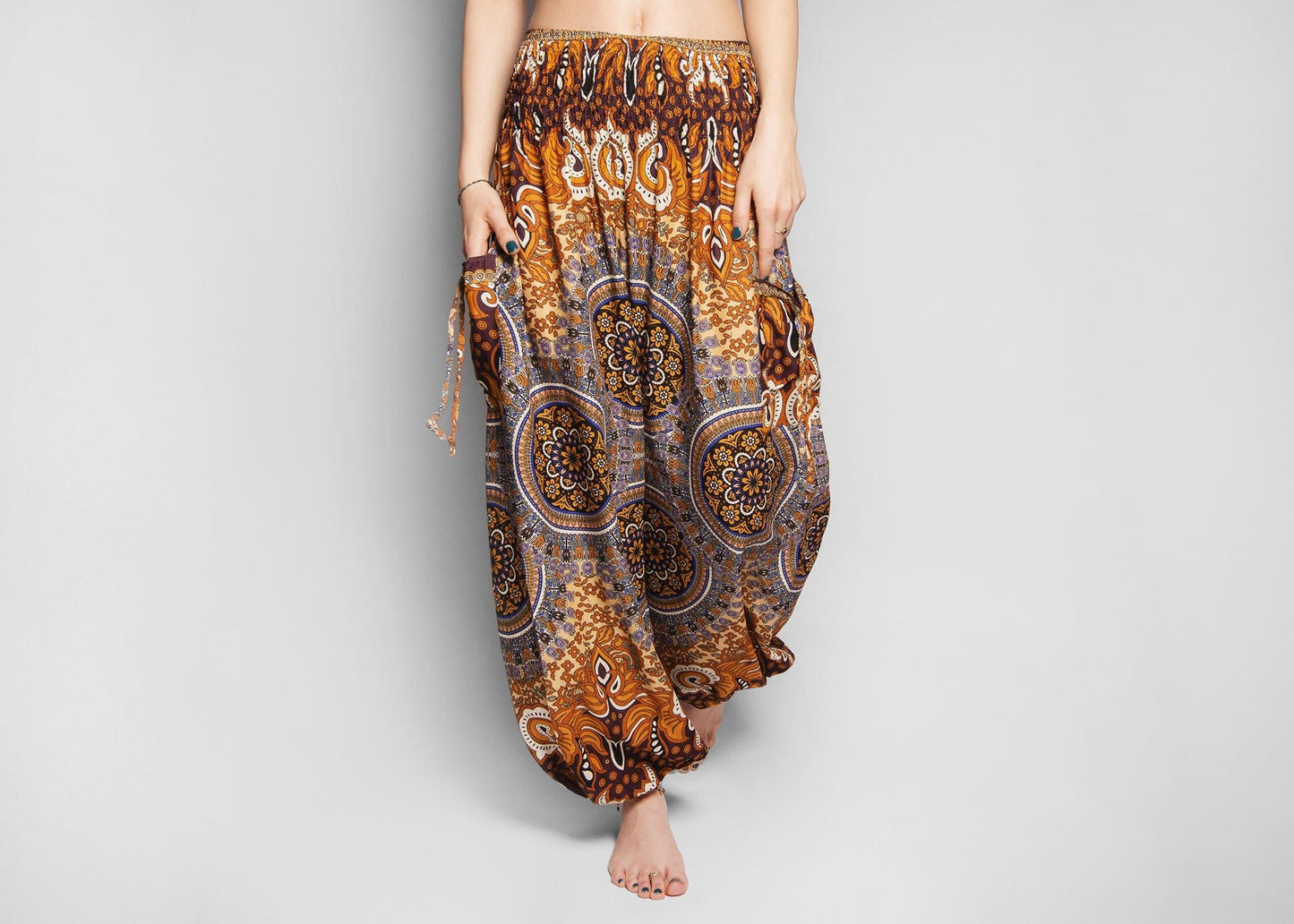 Luftige Pluderhose floral gemustert in braun mit Taschen