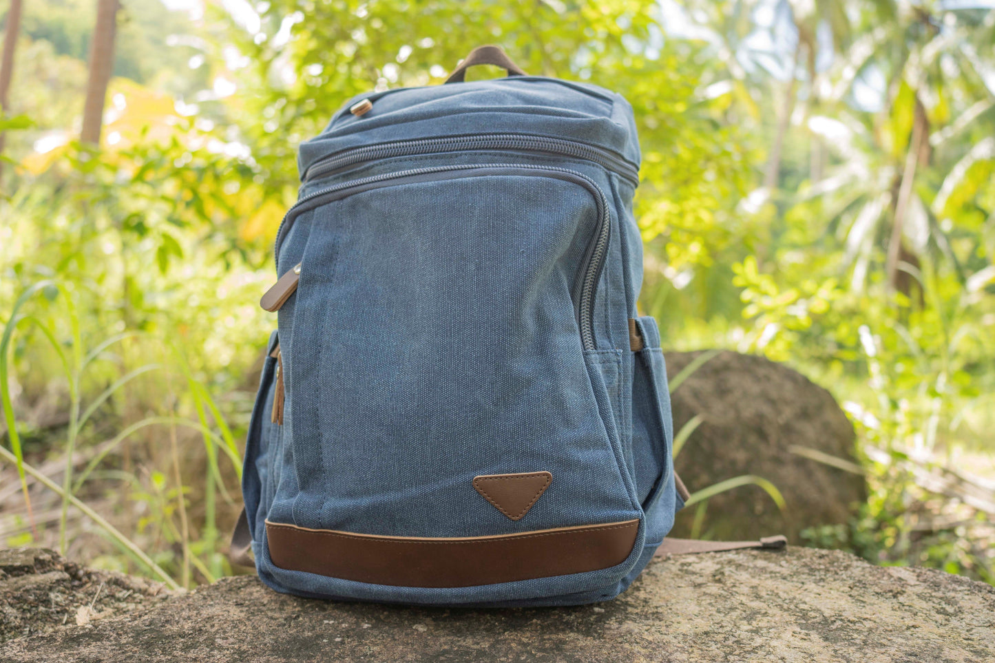 Canvas backpack in blue