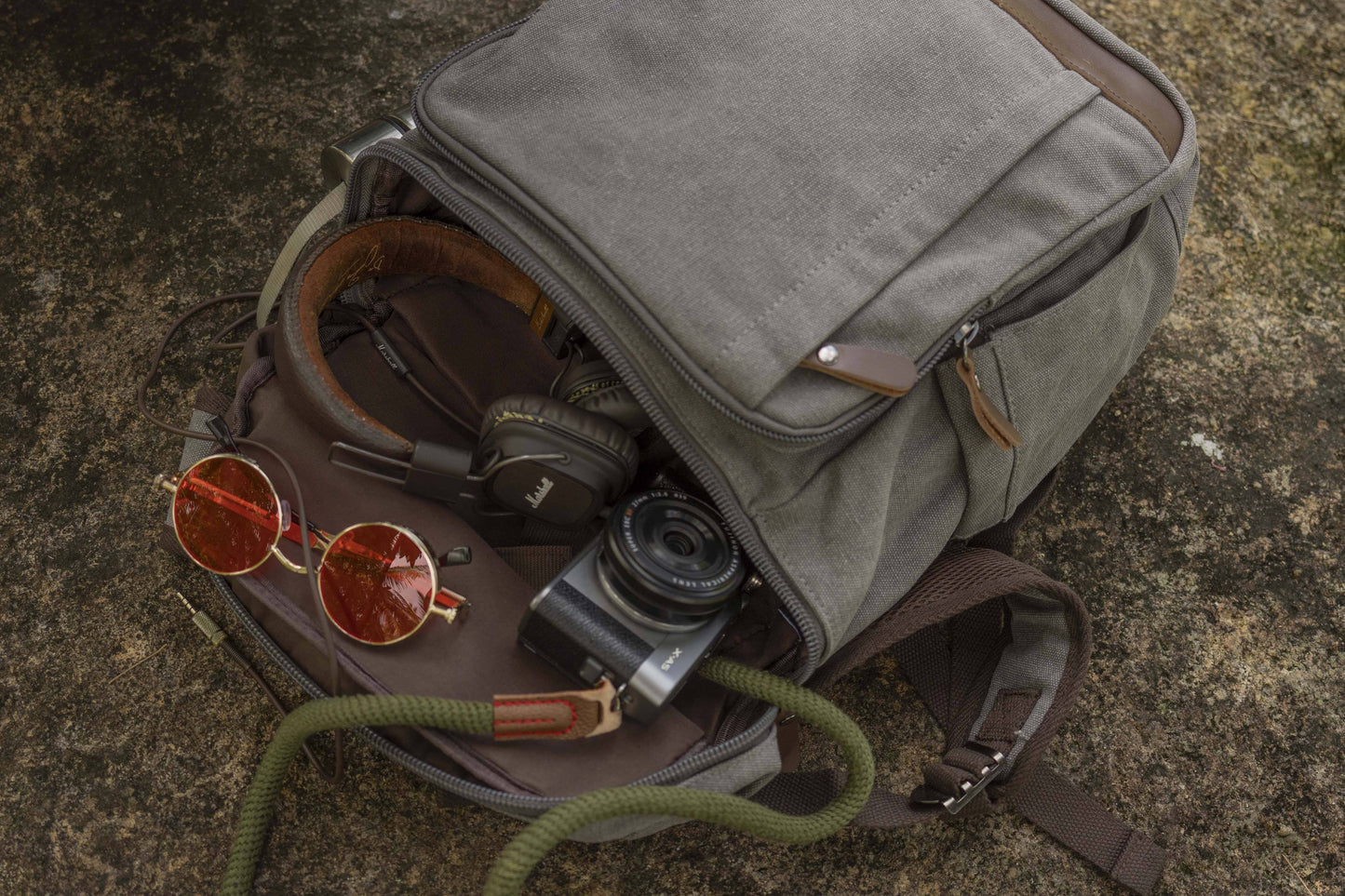 Canvas backpack in gray