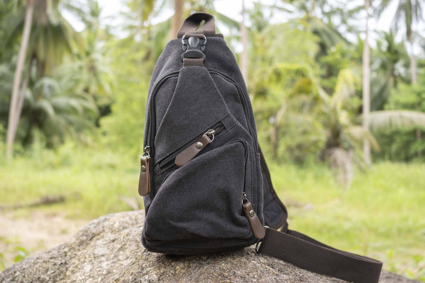 practical canvas shoulder bag