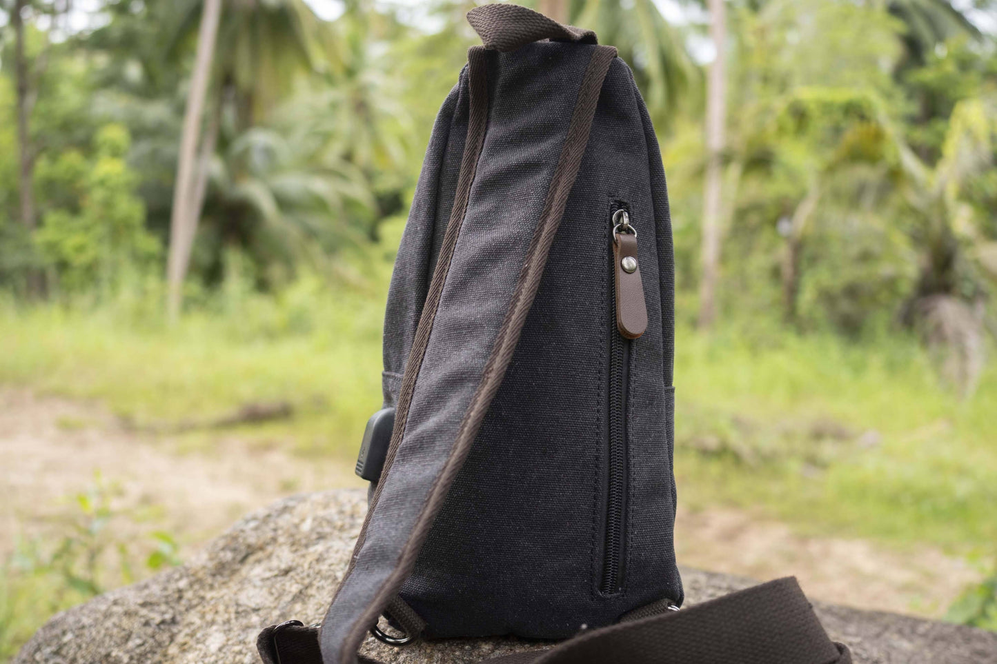 practical canvas shoulder bag