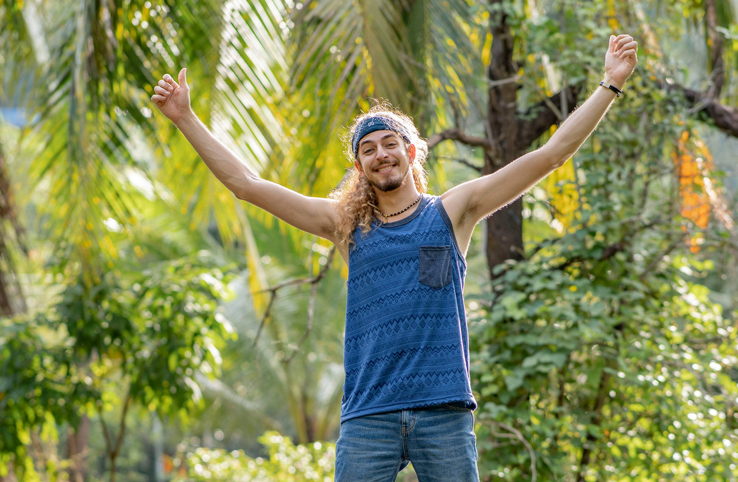 blau gemustertes Tanktop mit Brusttasche für Männer