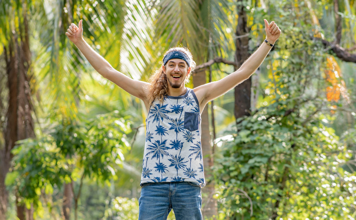 Tanktop für Männer mit Brusttasche mit Palmen in grau blau