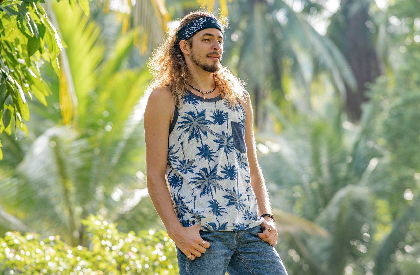 Tanktop für Männer mit Brusttasche mit Palmen in grau blau