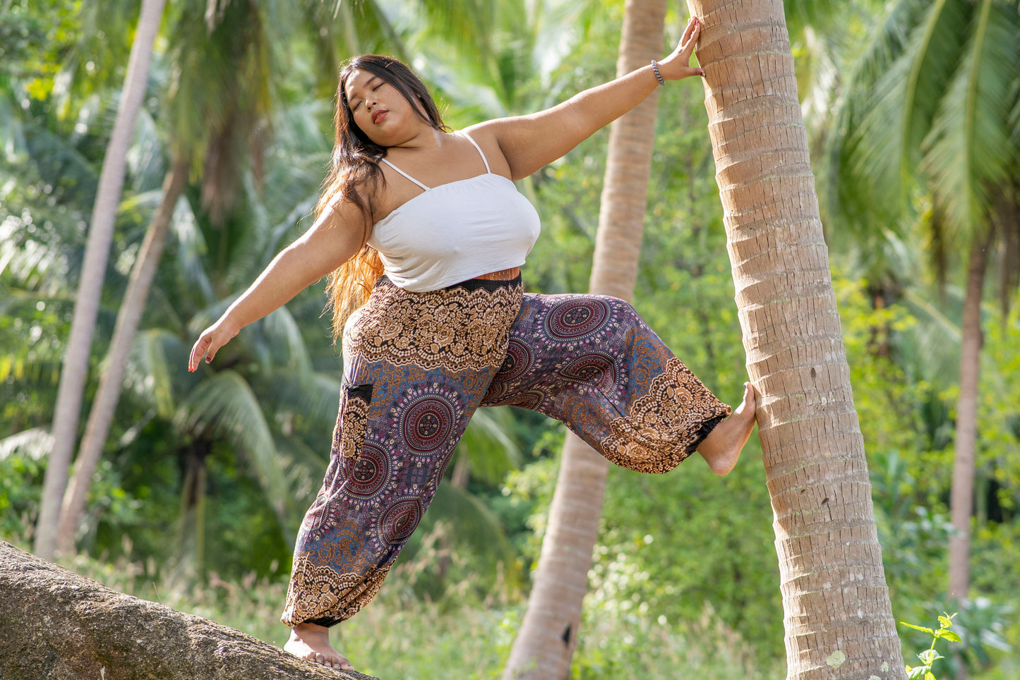 PLUS SIZE Pluderhose mit Mandalamuster in lila