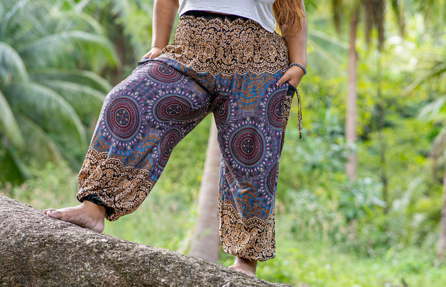 PLUS SIZE Pluderhose mit Mandalamuster in lila