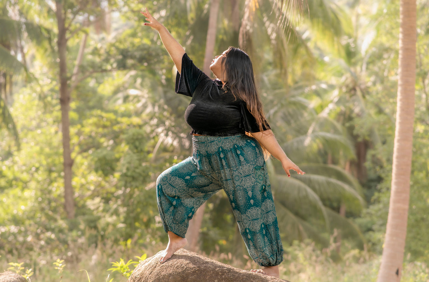 PLUS SIZE harem pants with a delicate pattern in turquoise