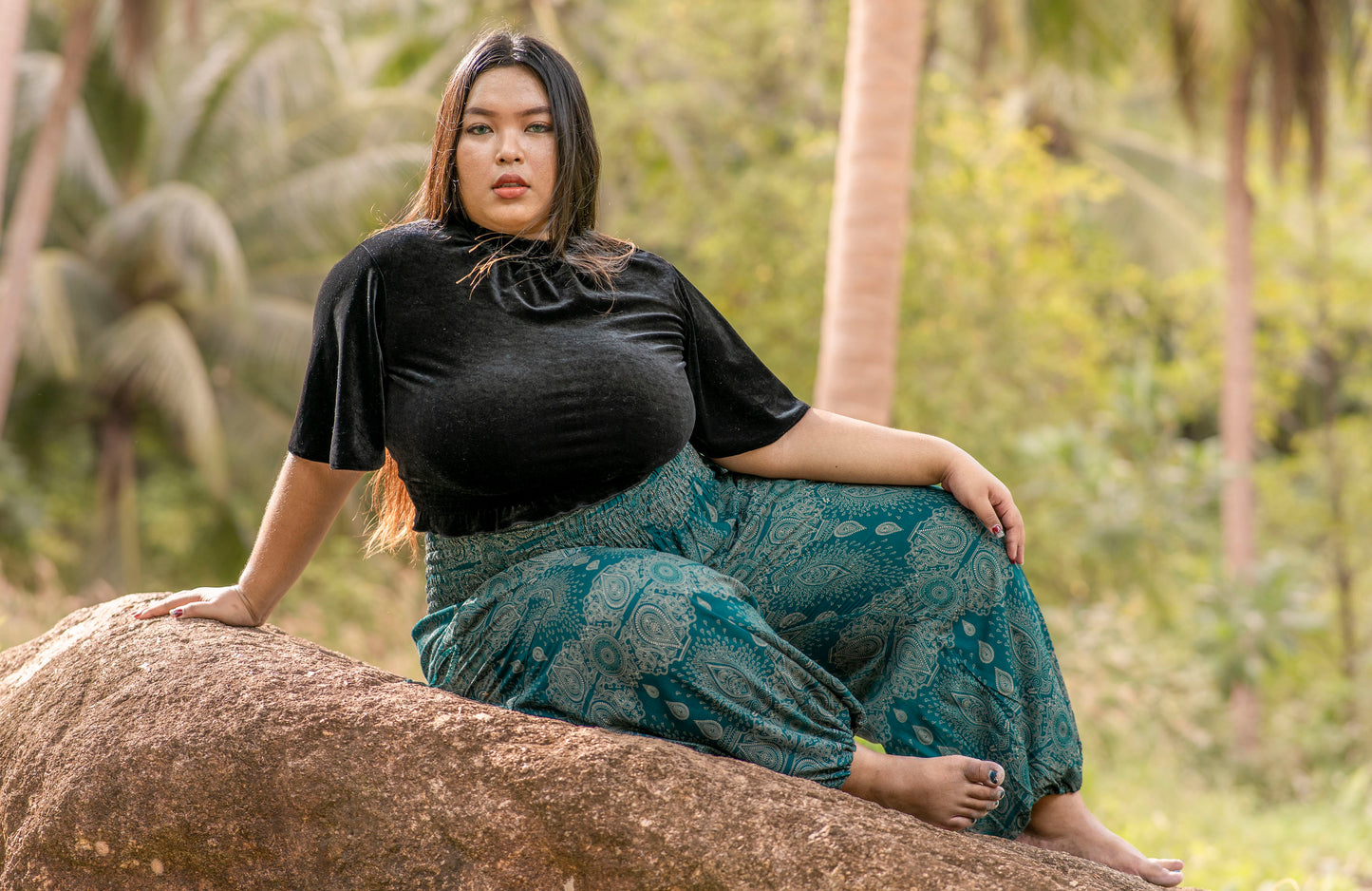 PLUS SIZE harem pants with a delicate pattern in turquoise