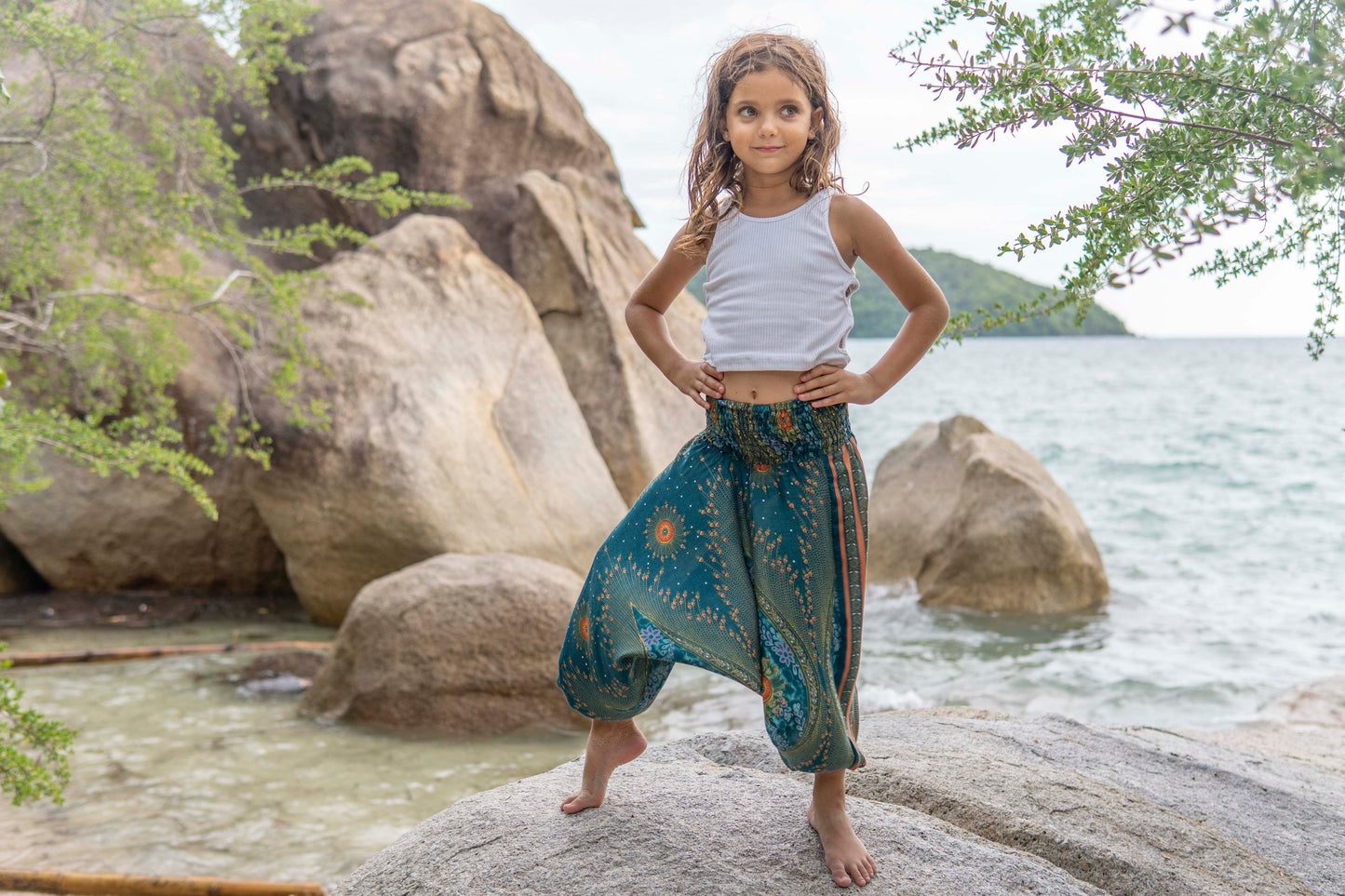 cozy Alibaba pants for children, turquoise