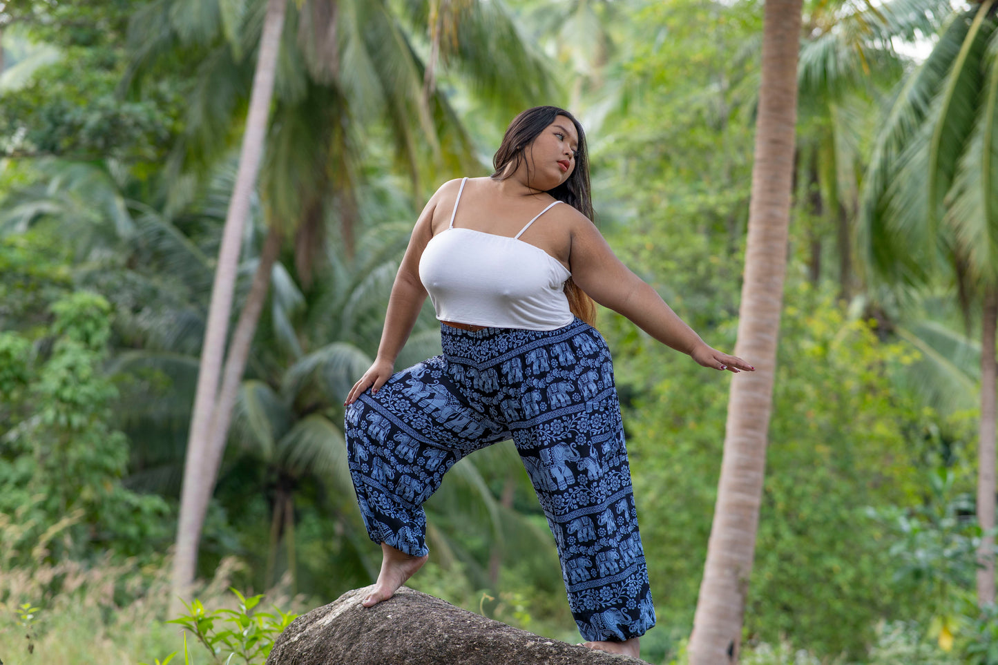 PLUS SIZE airy harem pants with elephant pattern in dark blue with pockets