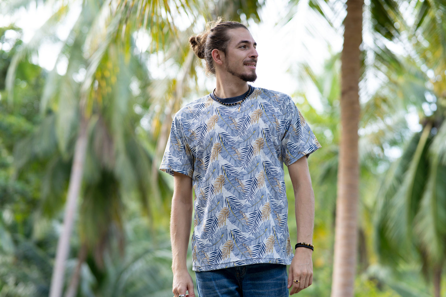 Patterned T-shirt for men in gray blue beige with palm tree print
