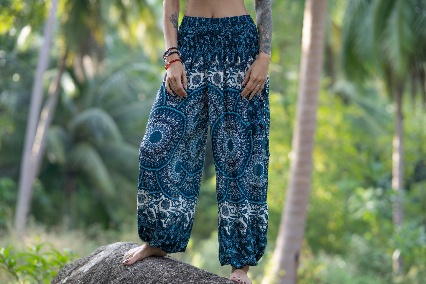 Harem pants with mandala pattern in blue and white
