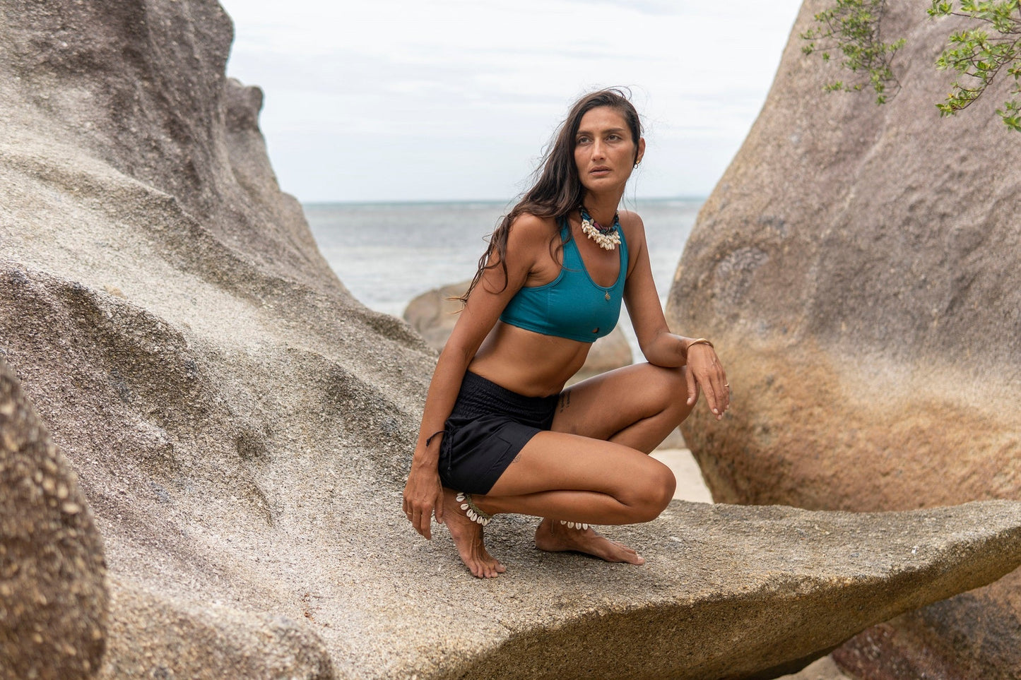 Airy, light summer shorts in one color in black
