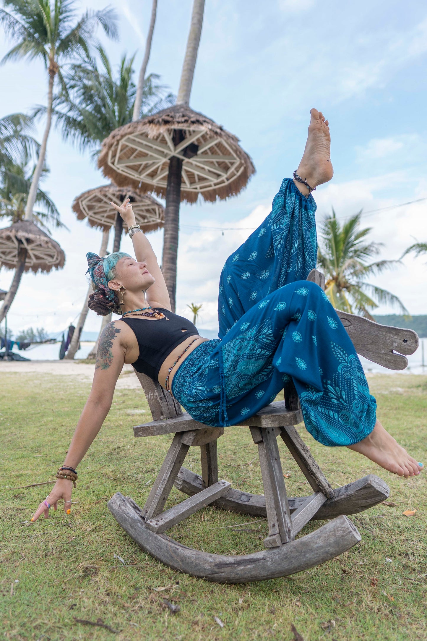 airy patterned harem pants in turquoise with pockets