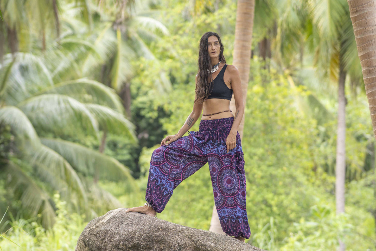 Harem pants with mandala pattern in pink purple