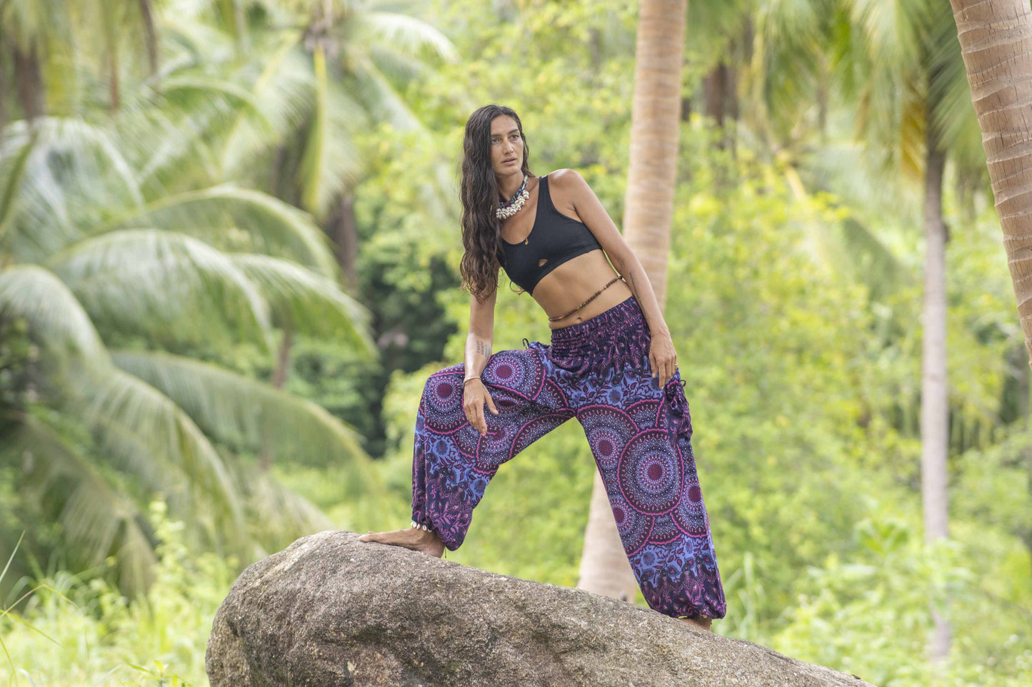 Harem pants with mandala pattern in pink purple