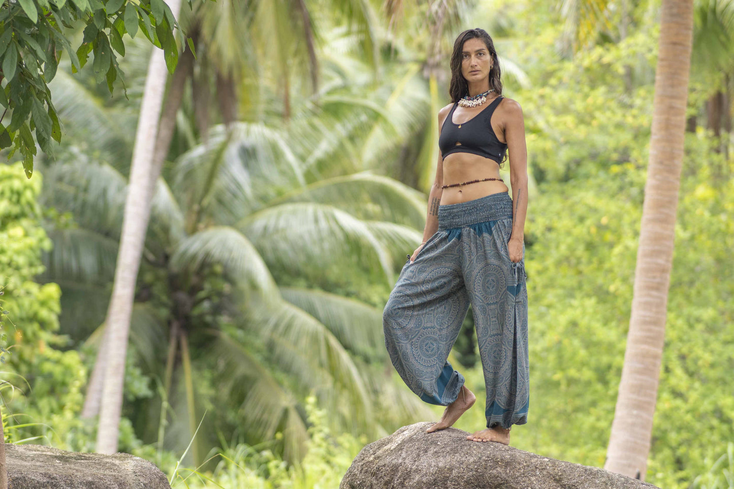 Airy harem pants with a mandala pattern in blue with pockets
