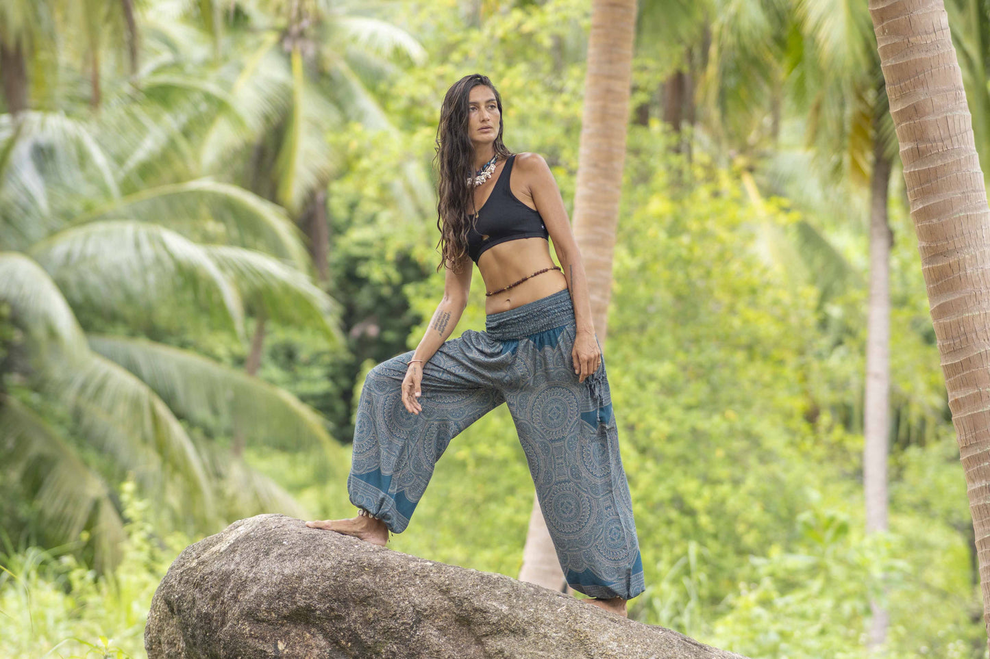 Airy harem pants with a mandala pattern in blue with pockets