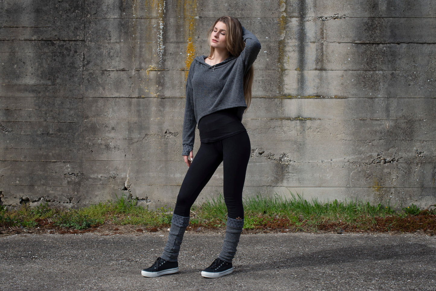 half-length knitted sweater with hood in gray
